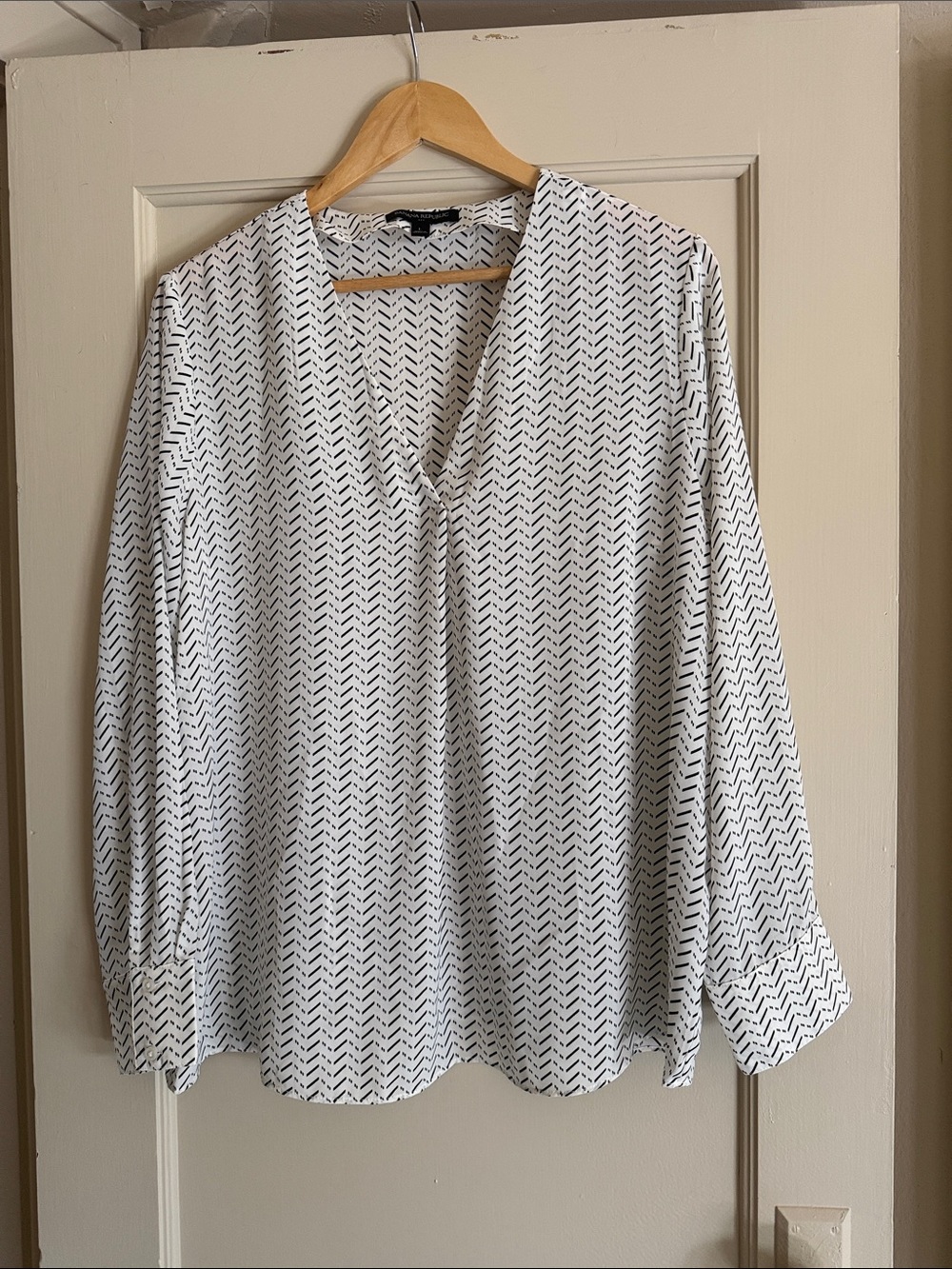 Banana Republic Black Chevron V-Neck Long-Sleeve Blouse on White